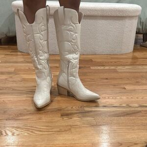 Women's White Cowboy Boots
